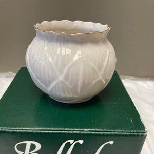 Belleek Pottery Votive Belleek Interantional Society - Irish Petals